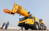 Cẩu bánh lốp XCMG 220 tấn