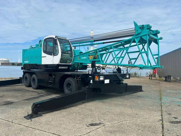 Cẩu Lốp Cần Giàn Kobelco MK500 50 tấn đời 2003