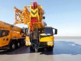 Cẩu bánh lốp 60 tấn XCMG