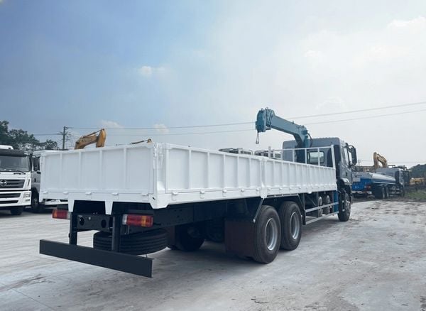 Xe Chenglong 3 Chân Cẩu Hyundai 5 Tấn
