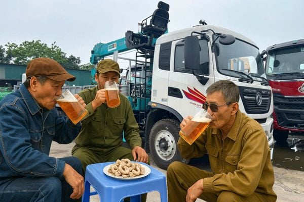 Xe cẩu 6 tấn