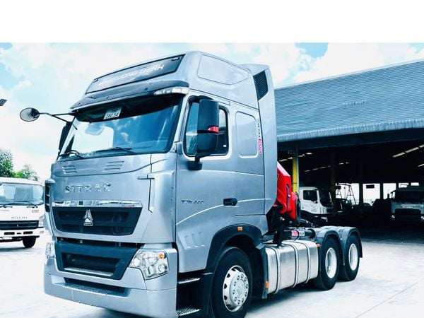 Đầu kéo gắn cẩu Palfinger