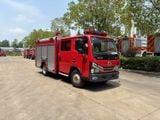 Xe chữa cháy 5 khối Dongfeng Lăng giá PL24 với tầm phun nước 45 m và bọt 40 m