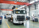Xe Cẩu Tự Hành Soosan 8 Tấn UD Quester 8x4