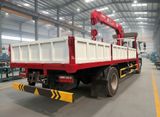 Xe cẩu tự hành 5 tấn Unic gắn Dongfeng D8 thùng 6,1m