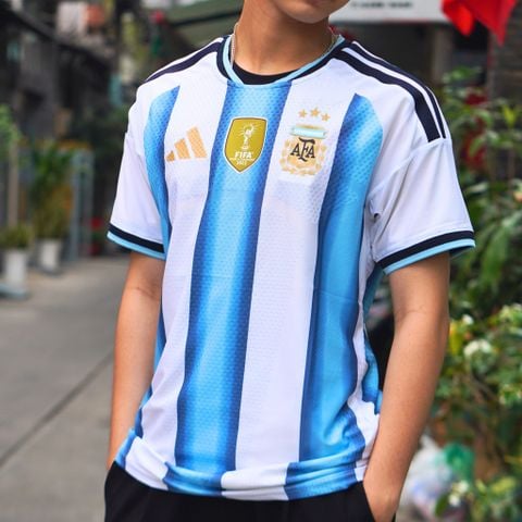  Bộ Quần Áo Bóng Đá Thái Lan - Đội Tuyển Argentina Sân Nhà 26/27 Sọc Trắng Xanh Da bản PLAYER 