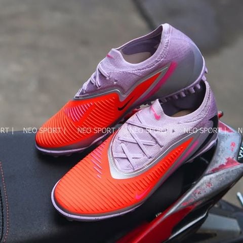  Giày Bóng Đá Cỏ Nhân Tạo Phantom 6 Low Pro United 2026 Đỏ/Hồng Gót Xám TF 