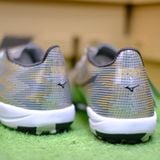  Giày Bóng Đá Cỏ Nhân Tạo Mizuno Alpha Elite Xám Đen TF 