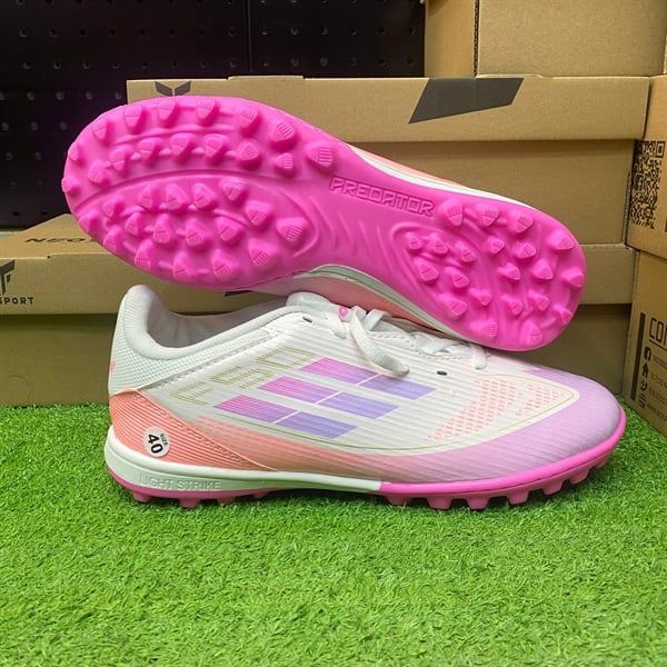  Giày bóng đá cỏ nhân tạo Winbro F50 Hồng TF 