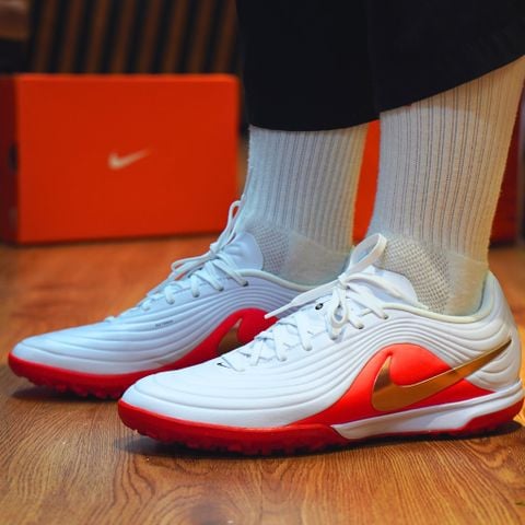  GIÀY BÓNG ĐÁ CHÍNH HÃNG CỎ NHÂN TẠO NIKE TIEMPO MAESTRO ACADEMY TRẮNG/ĐỎ TF - IB4484-100 
