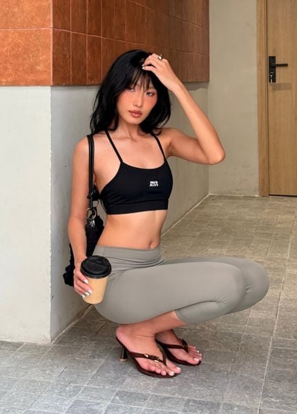  Áo WINWIN SPORTBRA Black 
