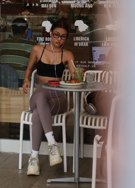  Áo CROSSBACK SPORTBRA Black 