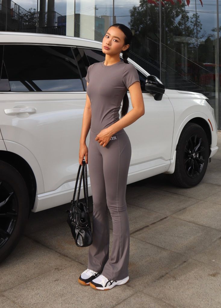 Áo tay ngắn EASY SHORTSLEEVEES TOP Charcoal Grey