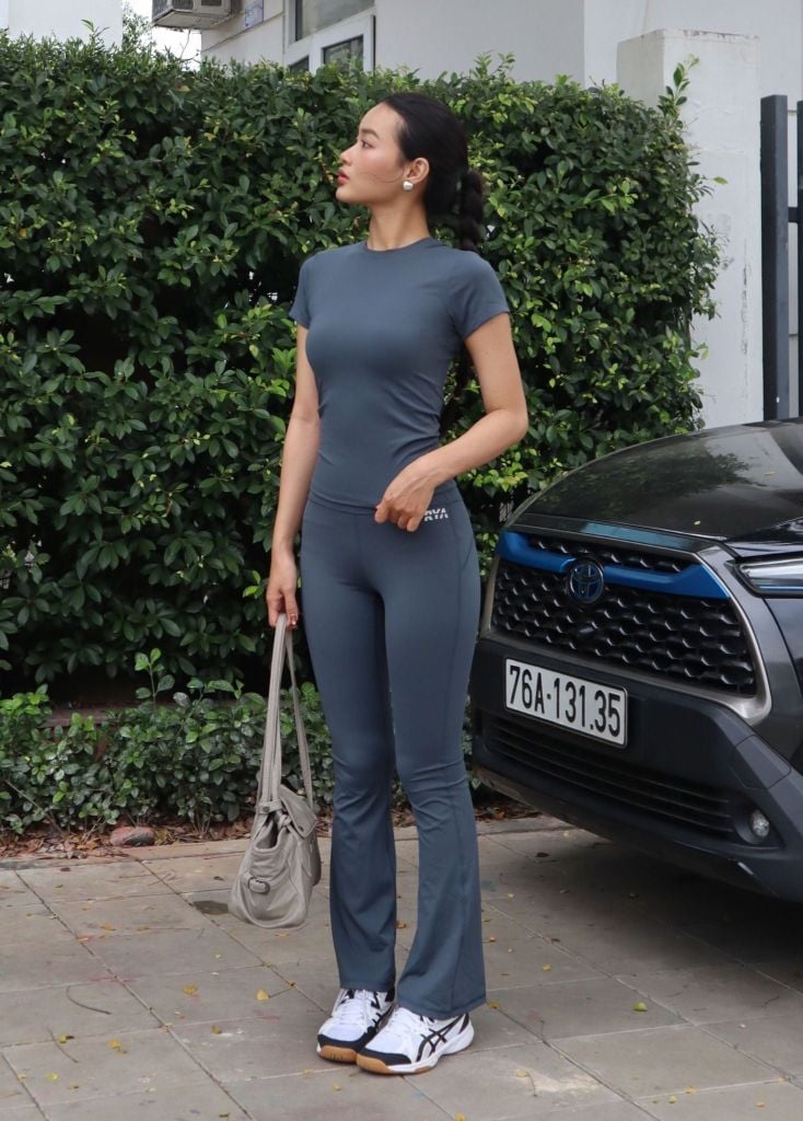 Áo tay ngắn EASY SHORTSLEEVEES TOP Dark Gray