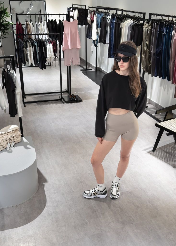 Áo thun YOLO CROPPED TEE Black