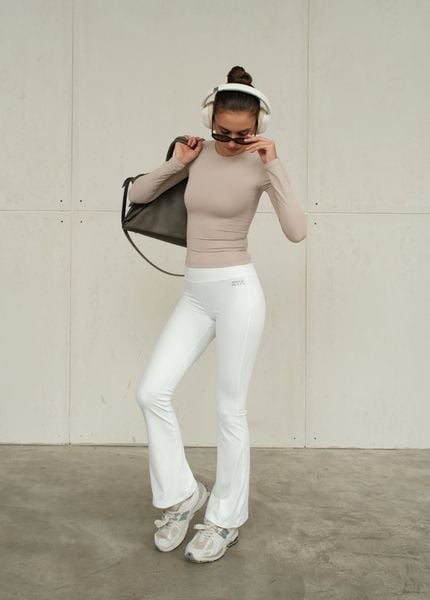  Quần RYA FLARED LEGGING Creamy White 