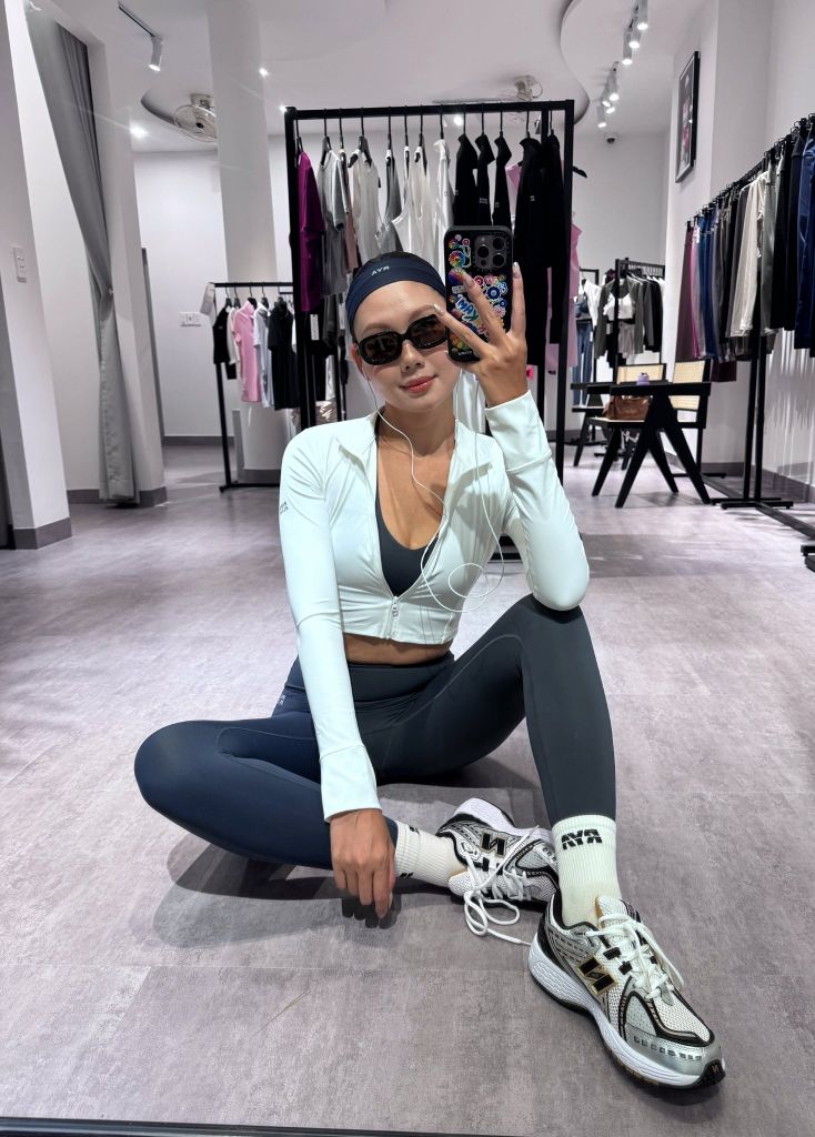 Áo khoác tay dài IMPACT ZIPPER JACKET White