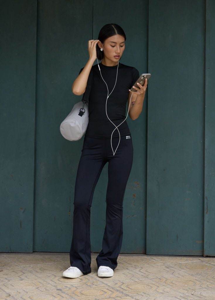 Quần RYA FLARED LEGGING Black