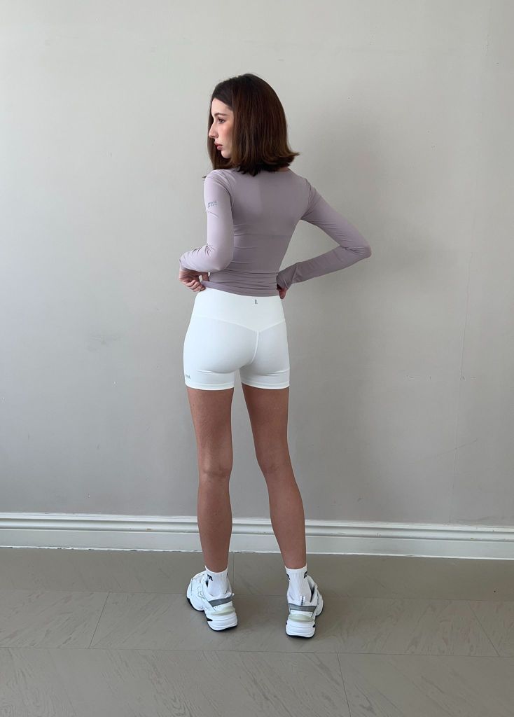 Quần SHORT BIKER Creamy White