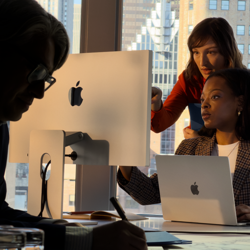  Màn hình Apple Studio Display 2026 Tilt- and height-adjustable stand - Chính Hãng Việt Nam 