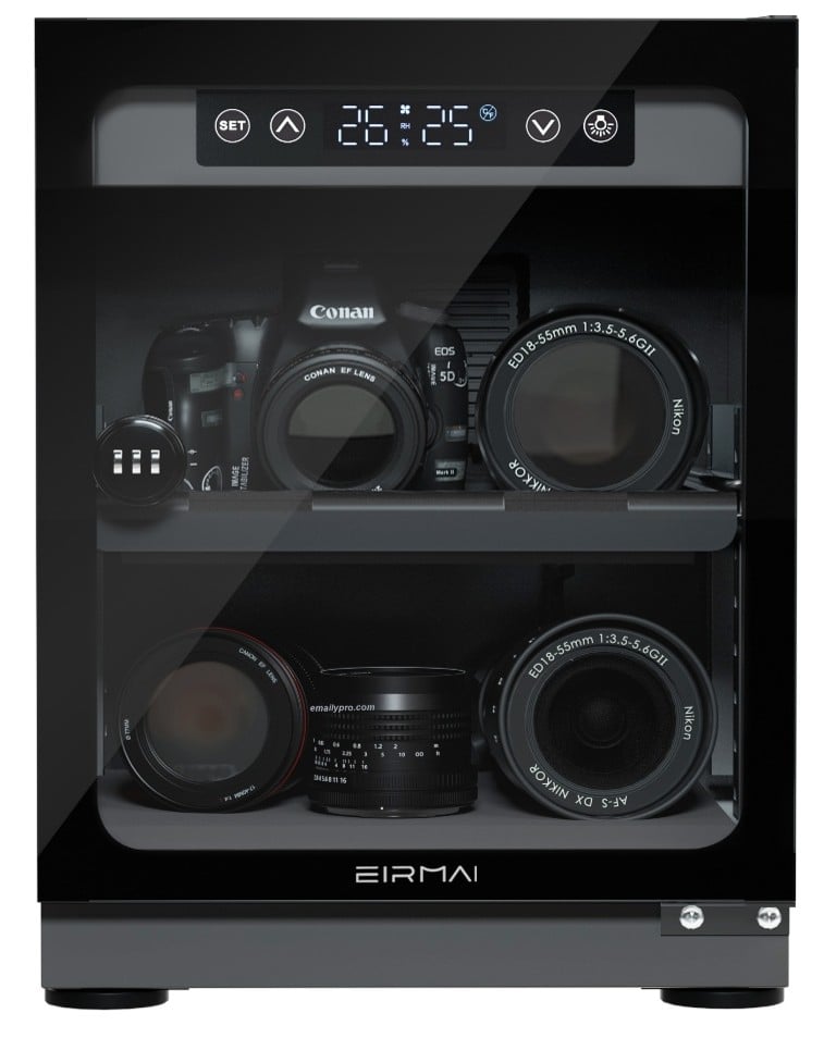 Tủ chống ẩm Eirmai MRD Series trong không gian làm việc chuyên nghiệp