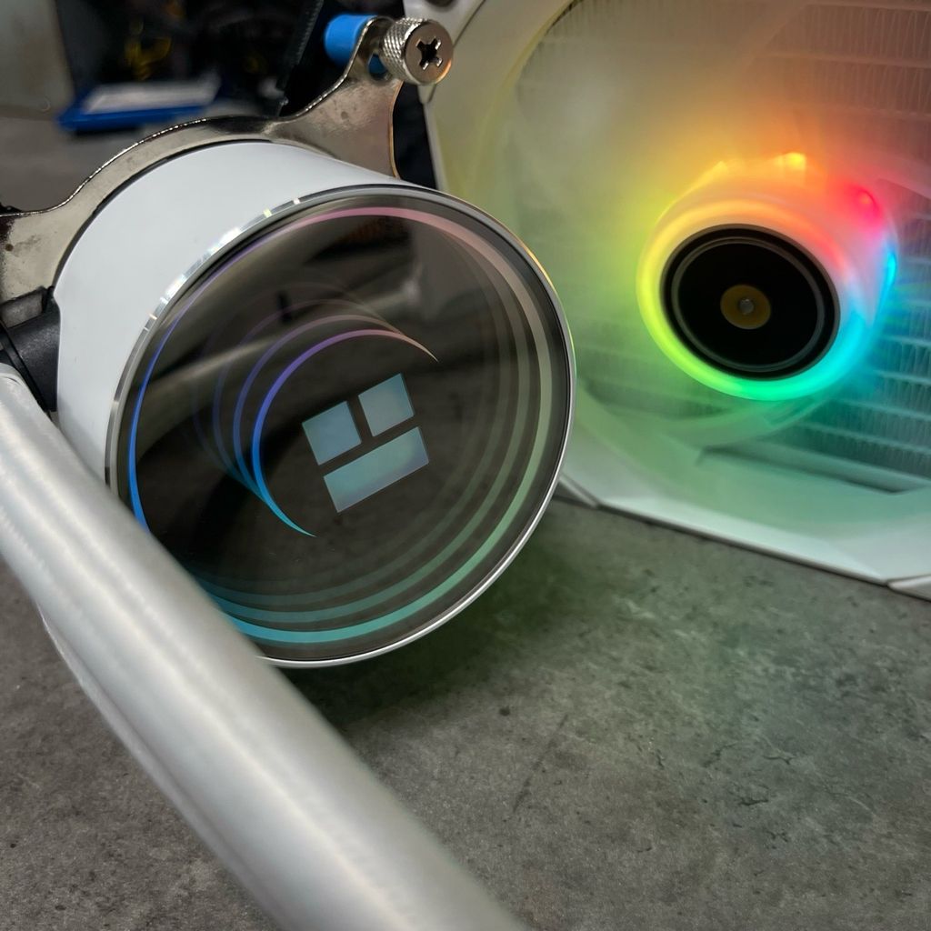 Tản nhiệt nước Thermalright Frozen Notte 240 White ARGB USED (INTEL)