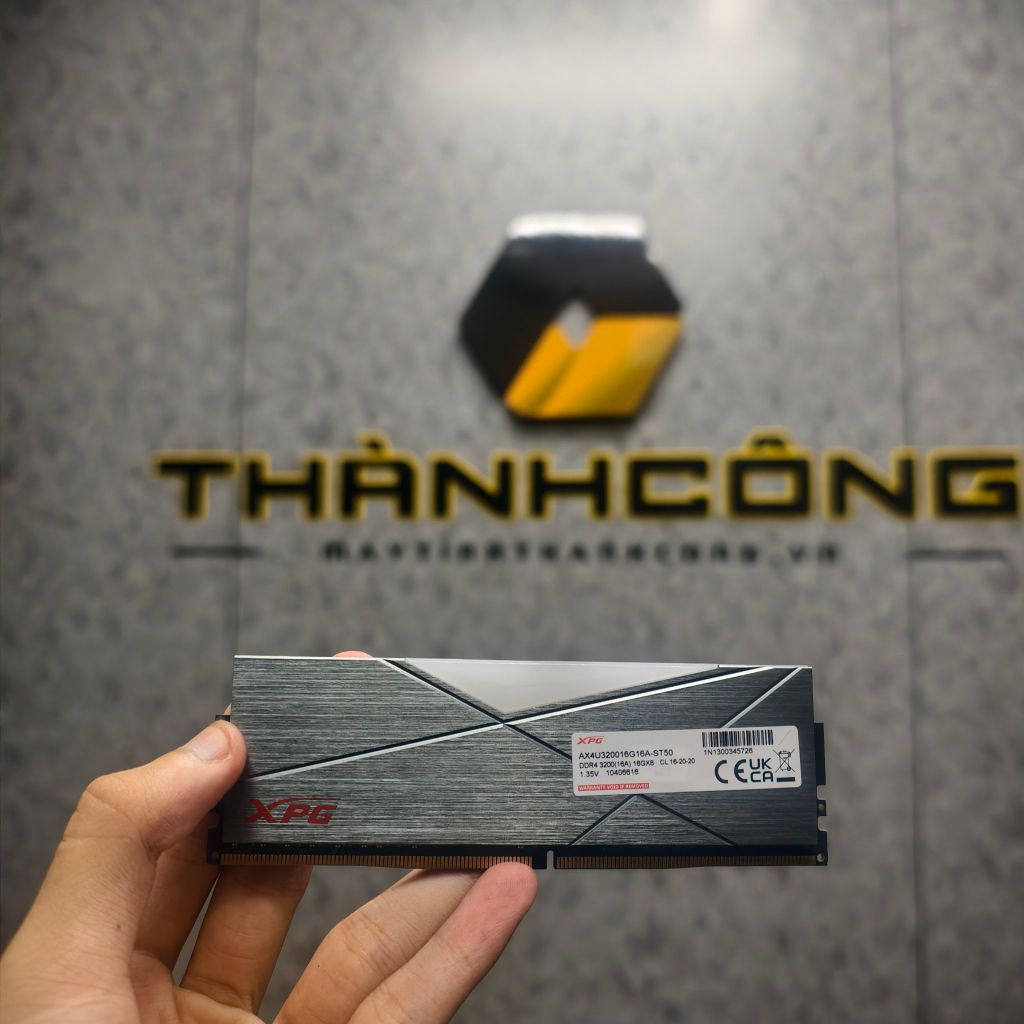 Ram DDR4 16GB ADATA XPG SPECTRIX D50 BUSS 3200 GREY RGB USED