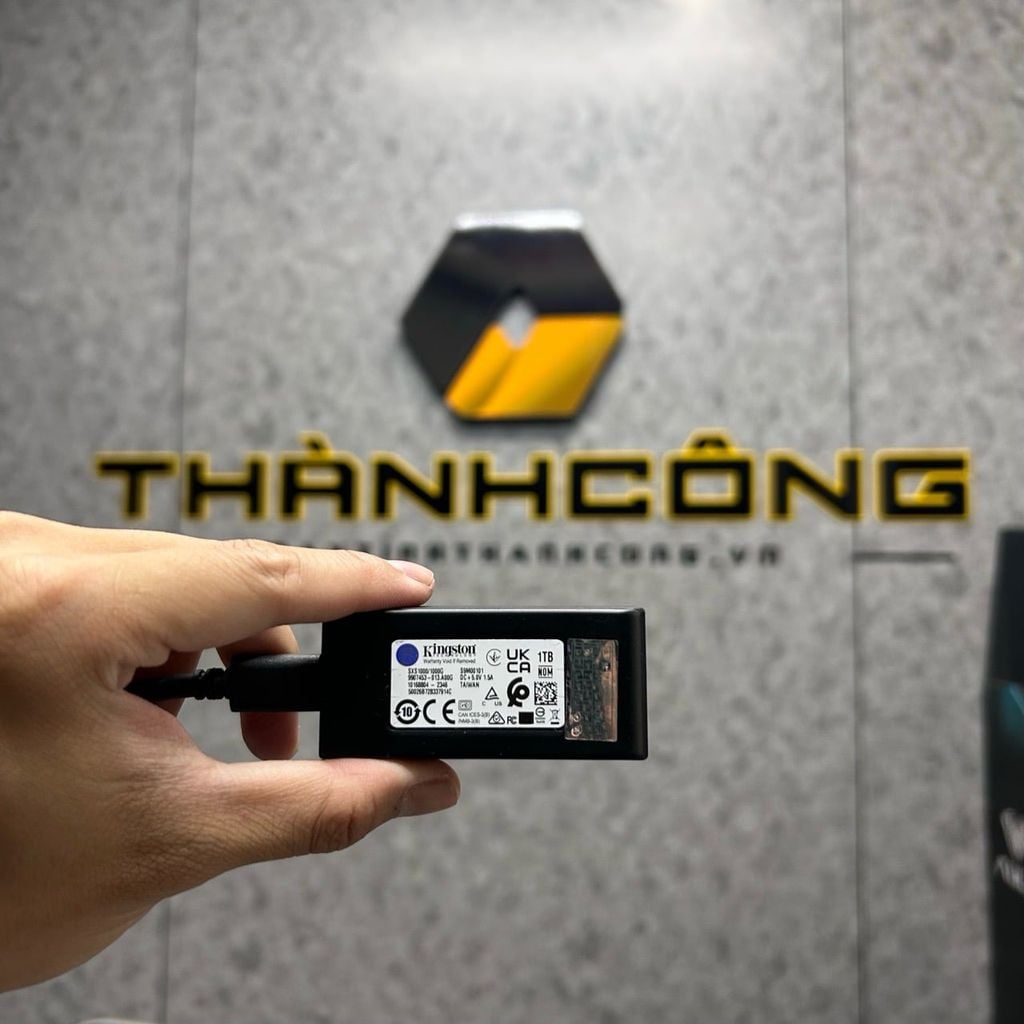 Ổ cứng di động SSD Kingston XS1000 USB 3.2 Gen 2 1TB Đen BH 2028