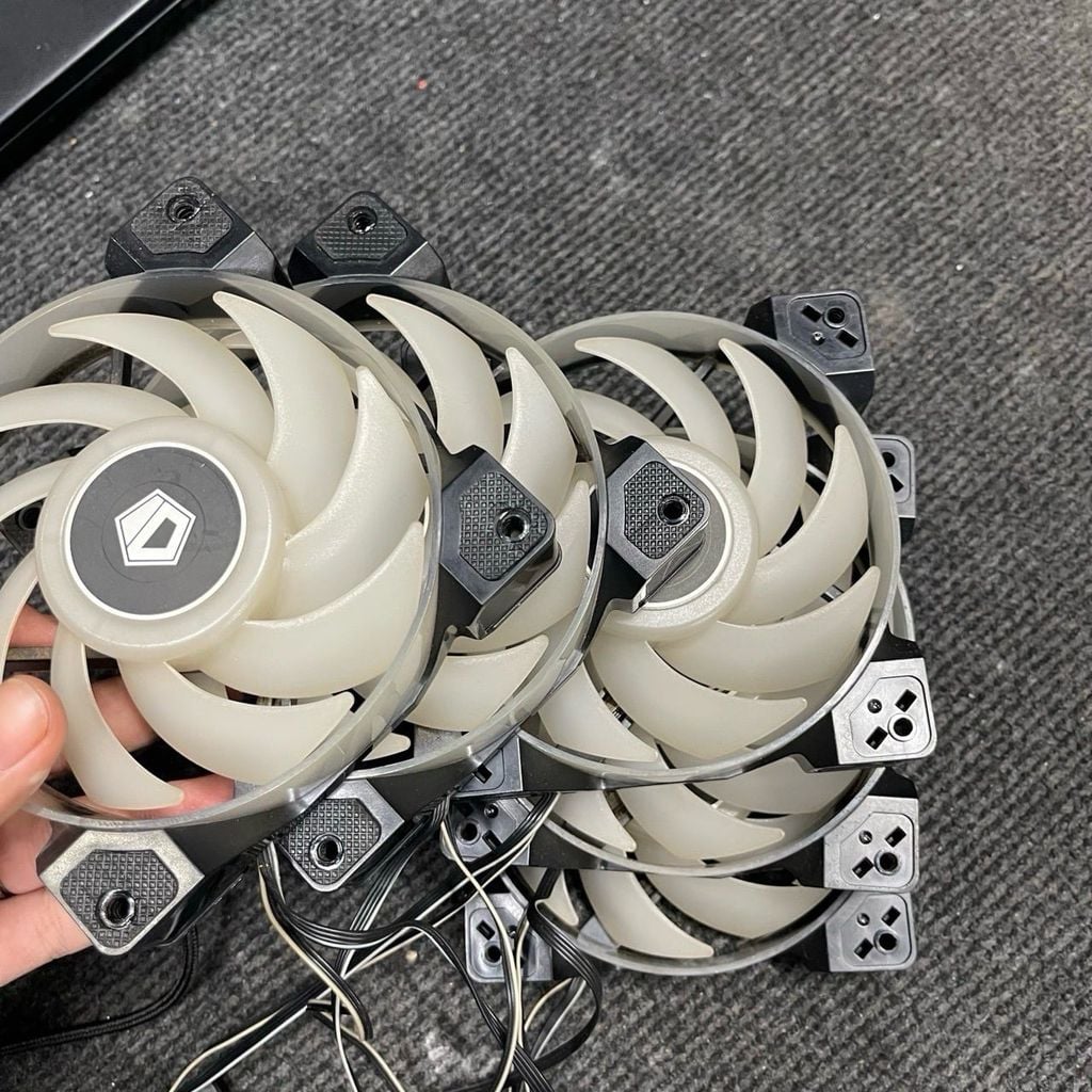 KIT 5 Fan Case ID-COOLING DF-12025-ARGB USED