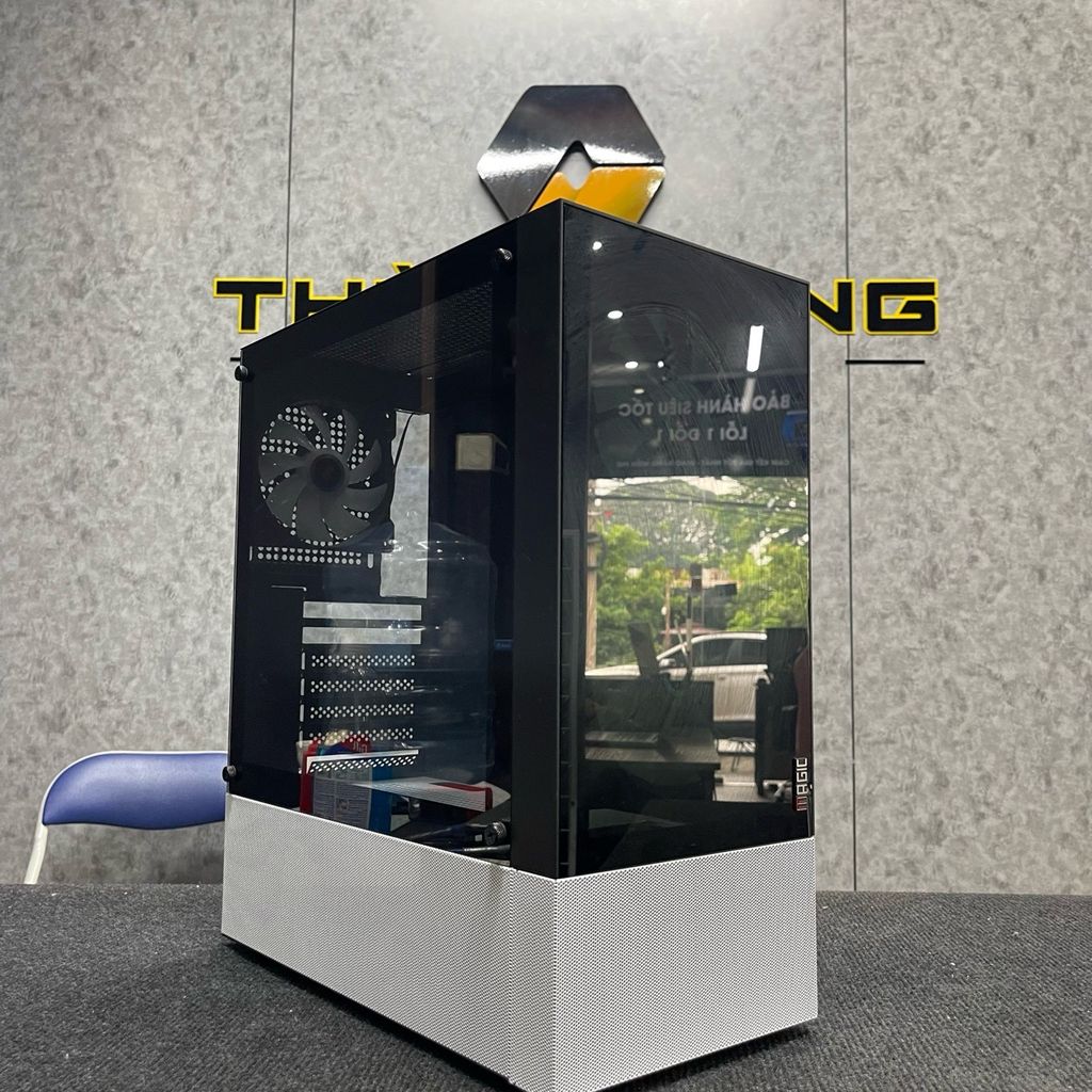 Case Magic GM-04 AIR BLACK AND WHITE GLASS 3F ATX USED