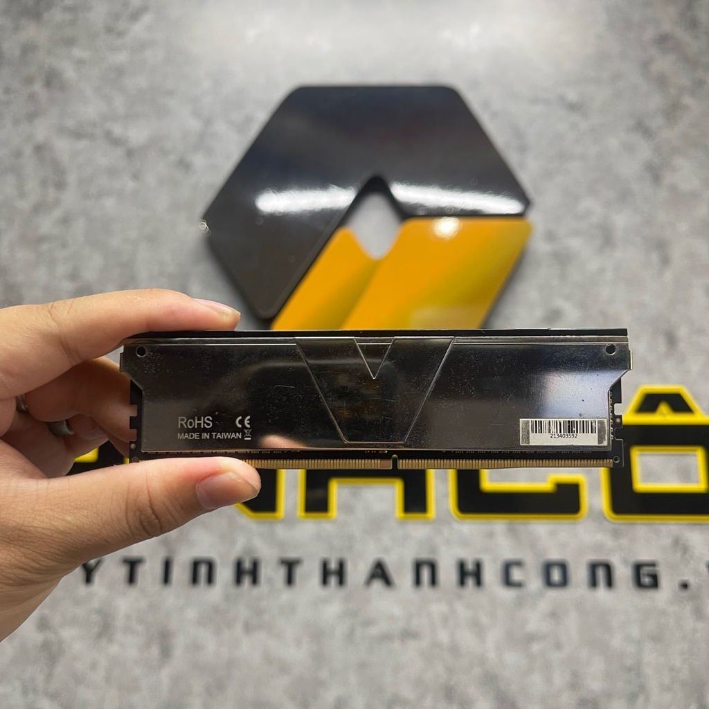 Ram DDR4 V-Color 8GB 3200MHz TẢN NHIỆT THÉP USED