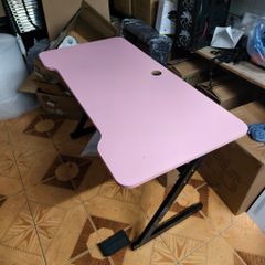 Bàn Chữ Z Gaming Mặt Gỗ (Hồng) USED