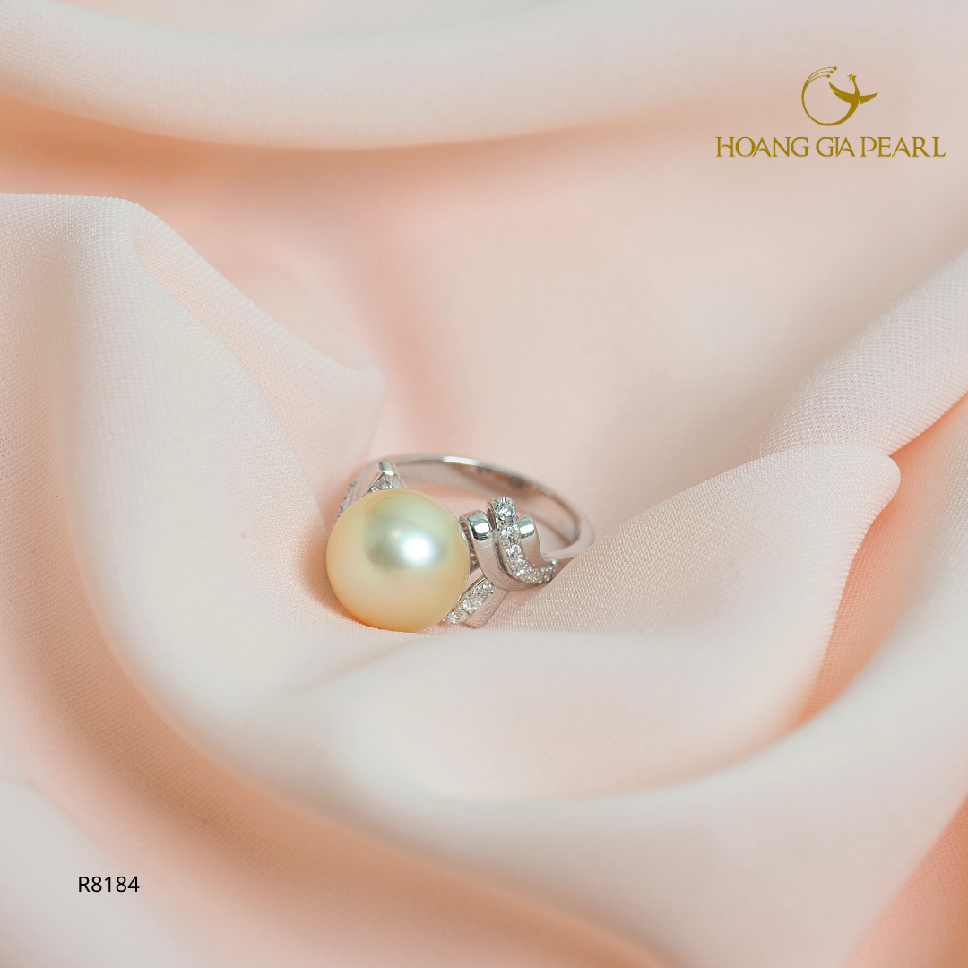 NHẪN NGỌC TRAI R8184