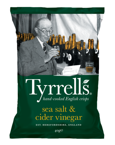 Khoai tây chiên vị muối biển và giấm táo hiệu Tyrrells 40g