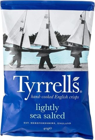 Khoai tây chiên vị ít muối biển hiệu Tyrrells 40g
