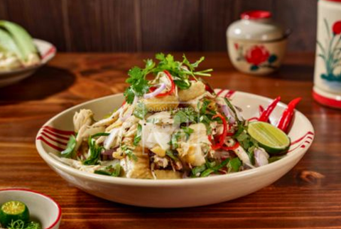  Gỏi Gà Tre Xé Phay Rau Răm (1/2 Con) 