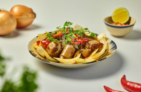  Đuôi Bò Xào Sate 