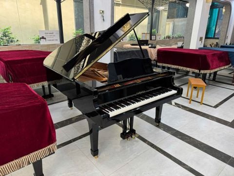 Grand Piano Yamaha C5