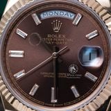 Đồng Hồ Rolex Day-Date 40mm 228235-0003 Rep 1:1 Cao Cấp Vỏ Vàng Hồng Mặt Nâu Cọc Số Đính Đá Baguette Dây Kim Loại