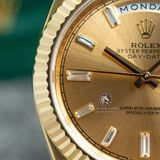 Đồng Hồ Rolex Day-Date 40mm 228238-0005 Rep 1:1 Cao Cấp Vỏ Vàng Kim Mặt Vàng Cọc Số Đính Đá Dây Kim Loại