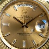 Đồng Hồ Rolex Day-Date 40mm 228238-0005 Rep 1:1 Cao Cấp Vỏ Vàng Kim Mặt Vàng Cọc Số Đính Đá Dây Kim Loại