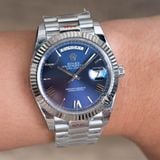 Đồng Hồ Rolex Day-Date 40mm 228239-0007 Rep 1:1 Cao Cấp Vỏ Bạc Mặt Xanh Cọc Số La Mã Dây Kim Loại