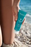  Gel tẩy tế bào chết cơ thể giúp da mềm mại với hương thơm tươi mát từ biển Revitalizing Marine Scrub 