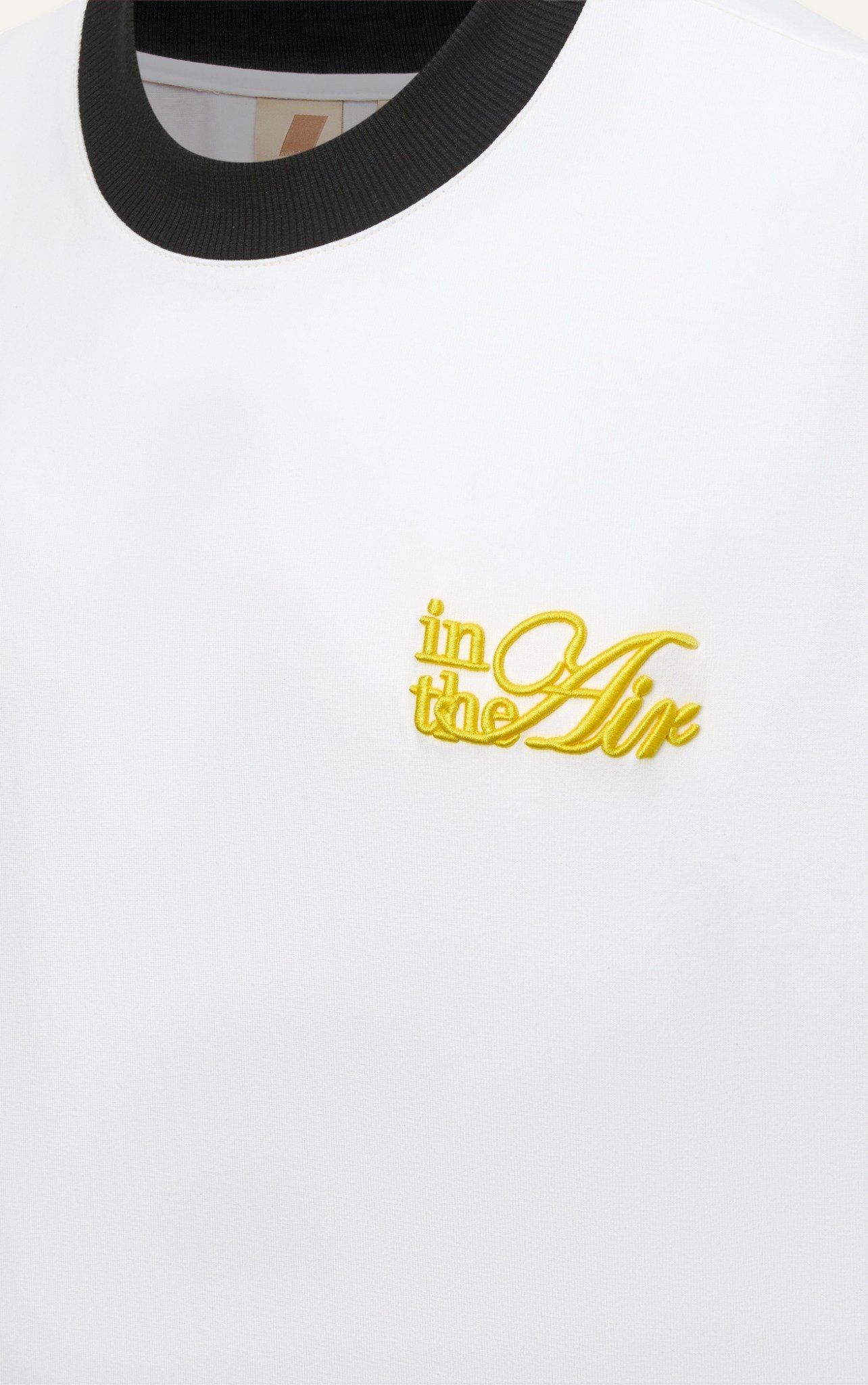  ÁO THUN NAM HT11-LOOSE FIT TRẮNG CỔ VIỀN ĐEN 