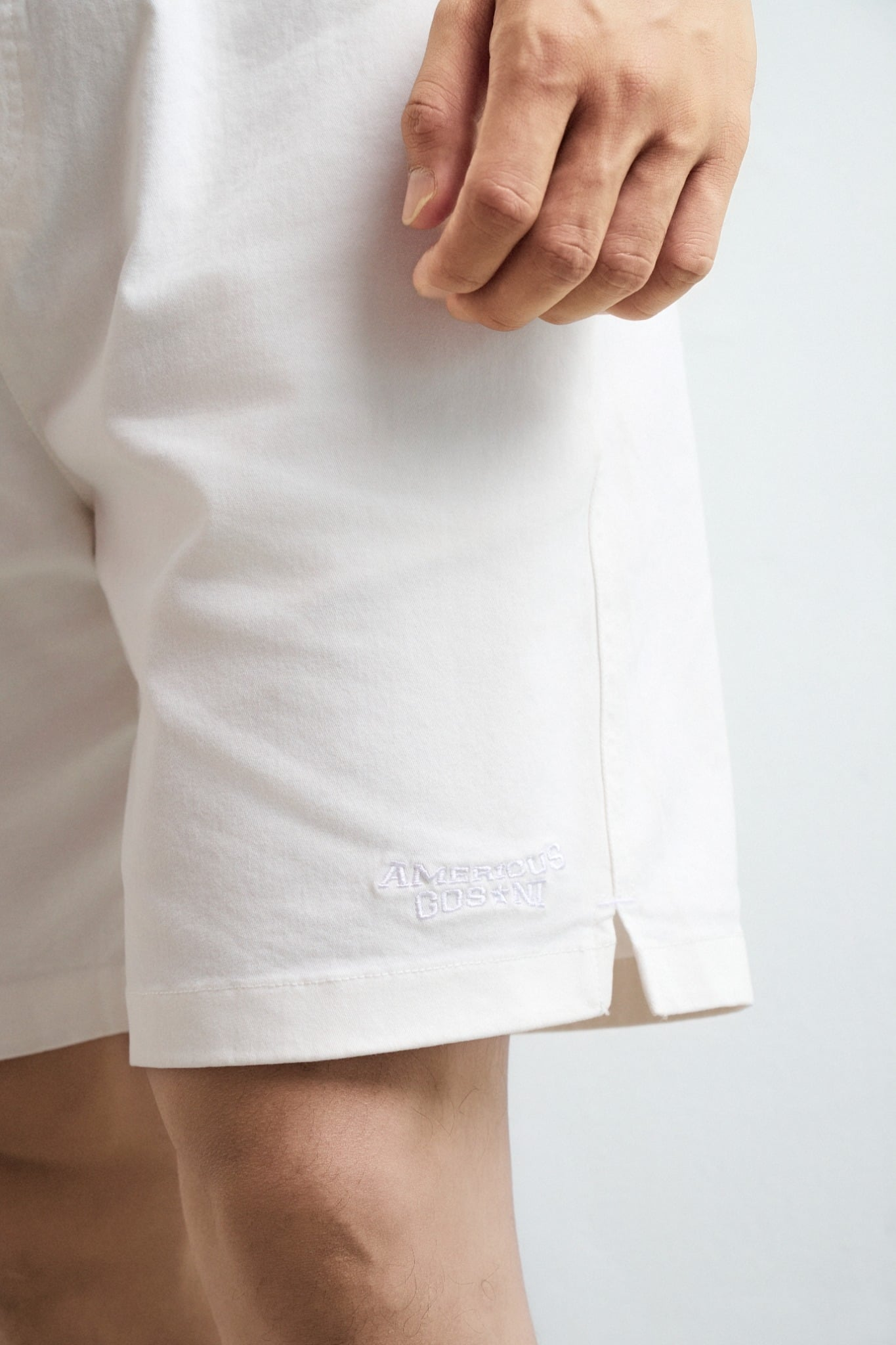  SHORT NAM TH04-REGULAR FIT TRẮNG 