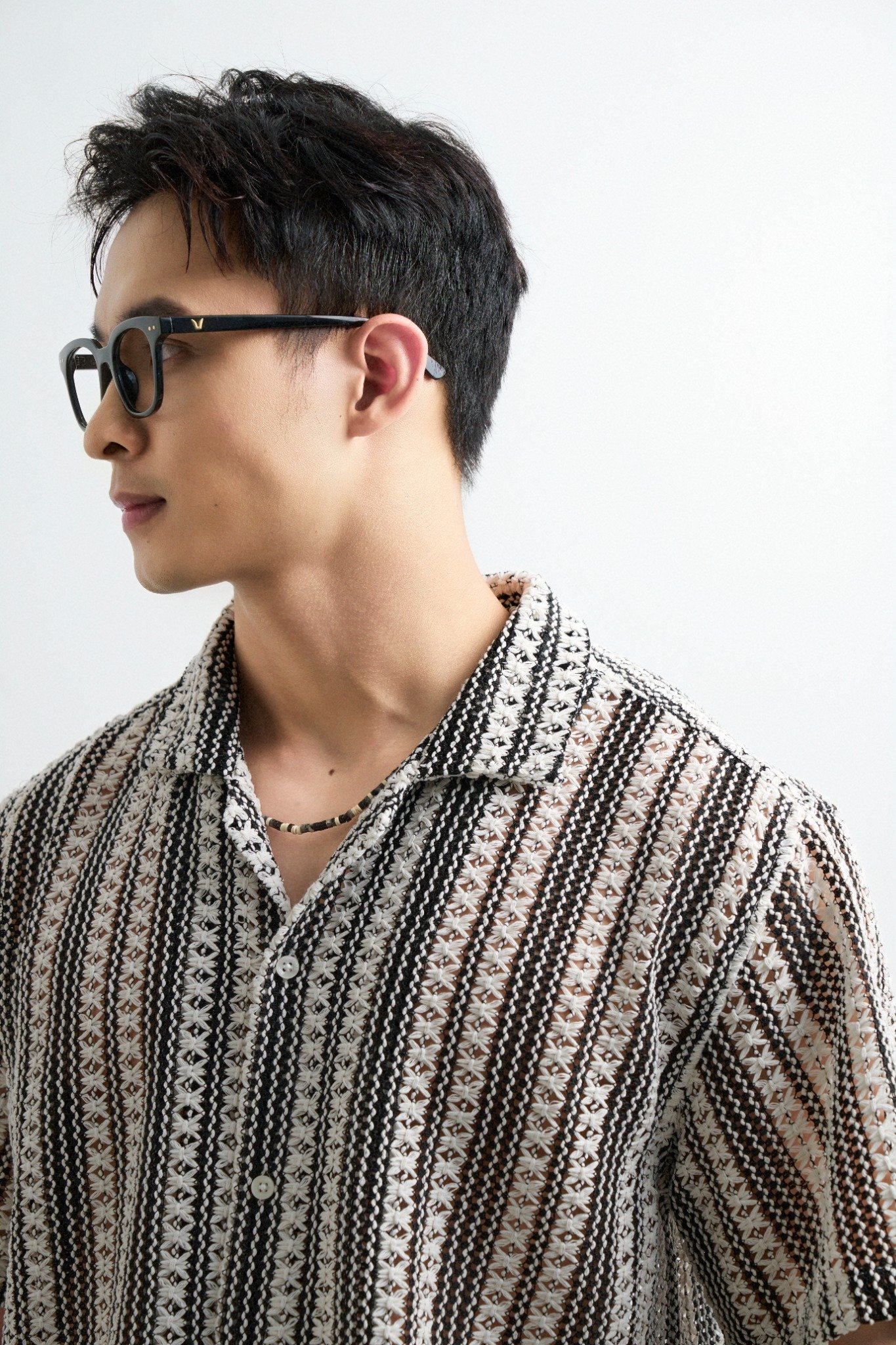  SOMI NAM TR542-LOOSE FIT CUBAN TRẮNG SỌC ĐEN 