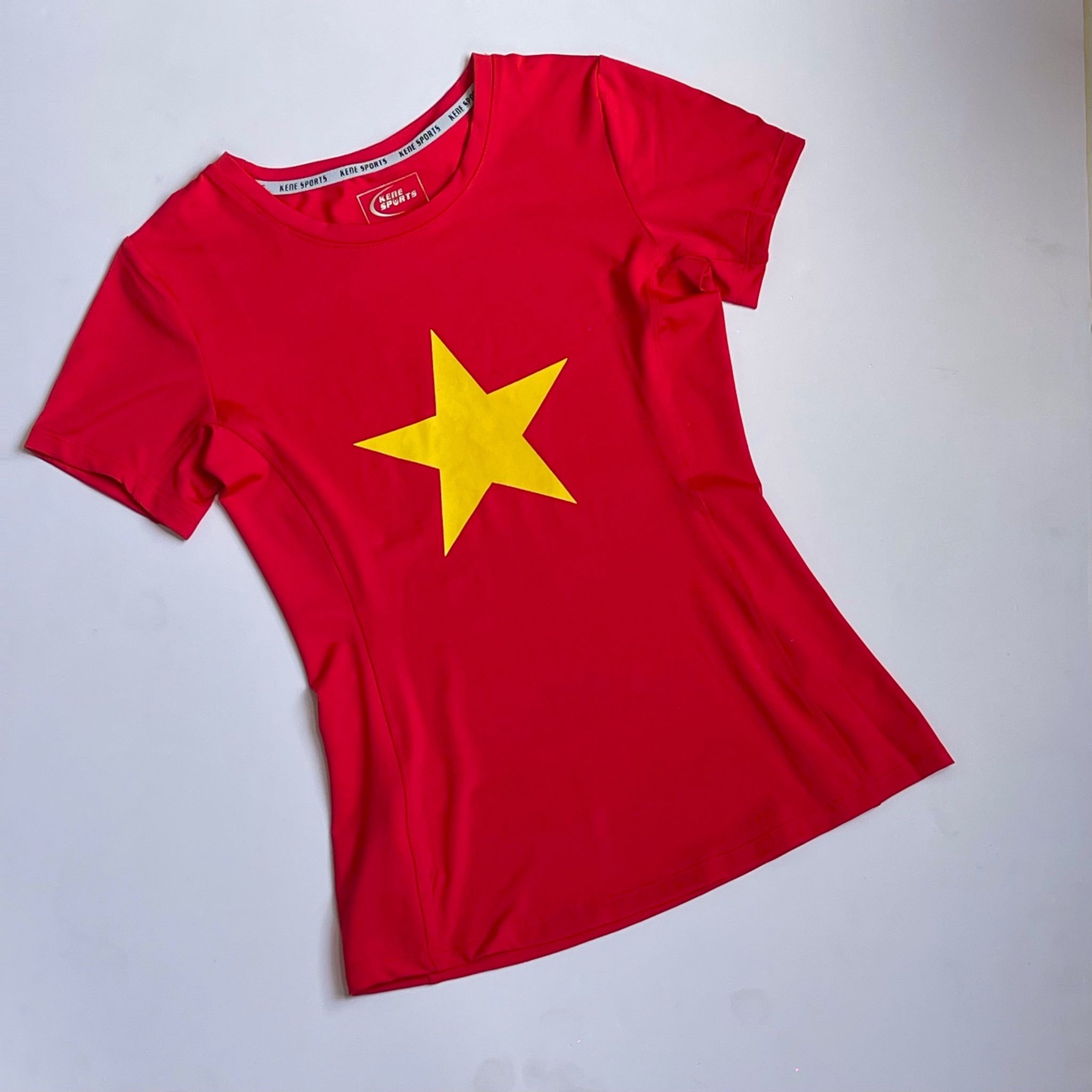  Áo sao vàng kín bụng 250723 