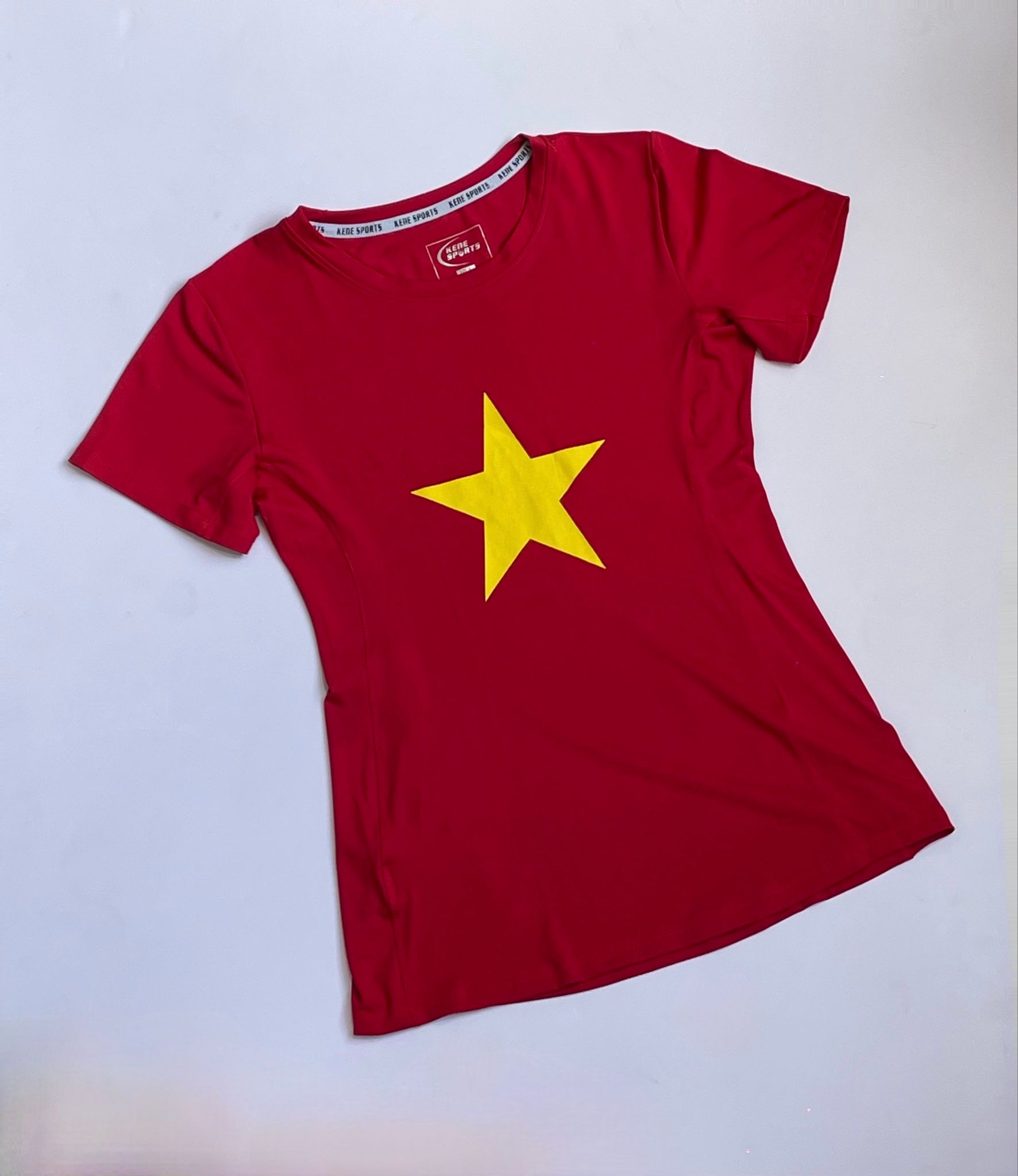  Áo sao vàng kín bụng 250723 