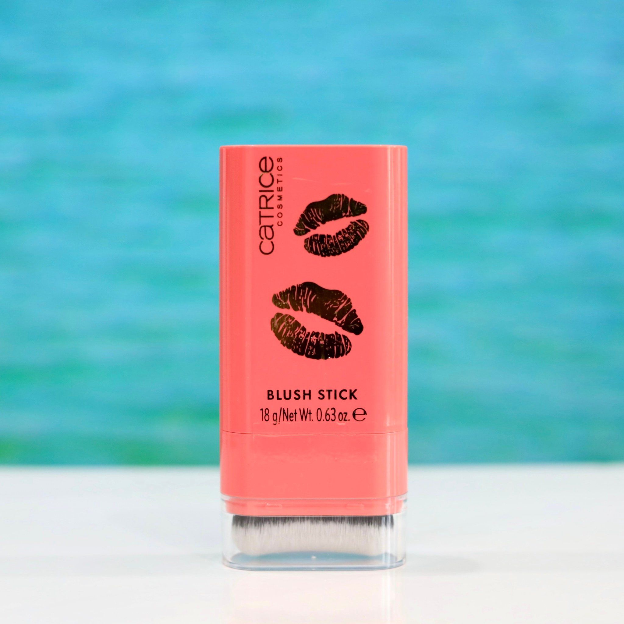  Phấn má dạng thỏi Catrice Blush Stick Kiss & Glow C01 Cheeky Flirt – Tông hồng đào tự nhiên, dễ tán 