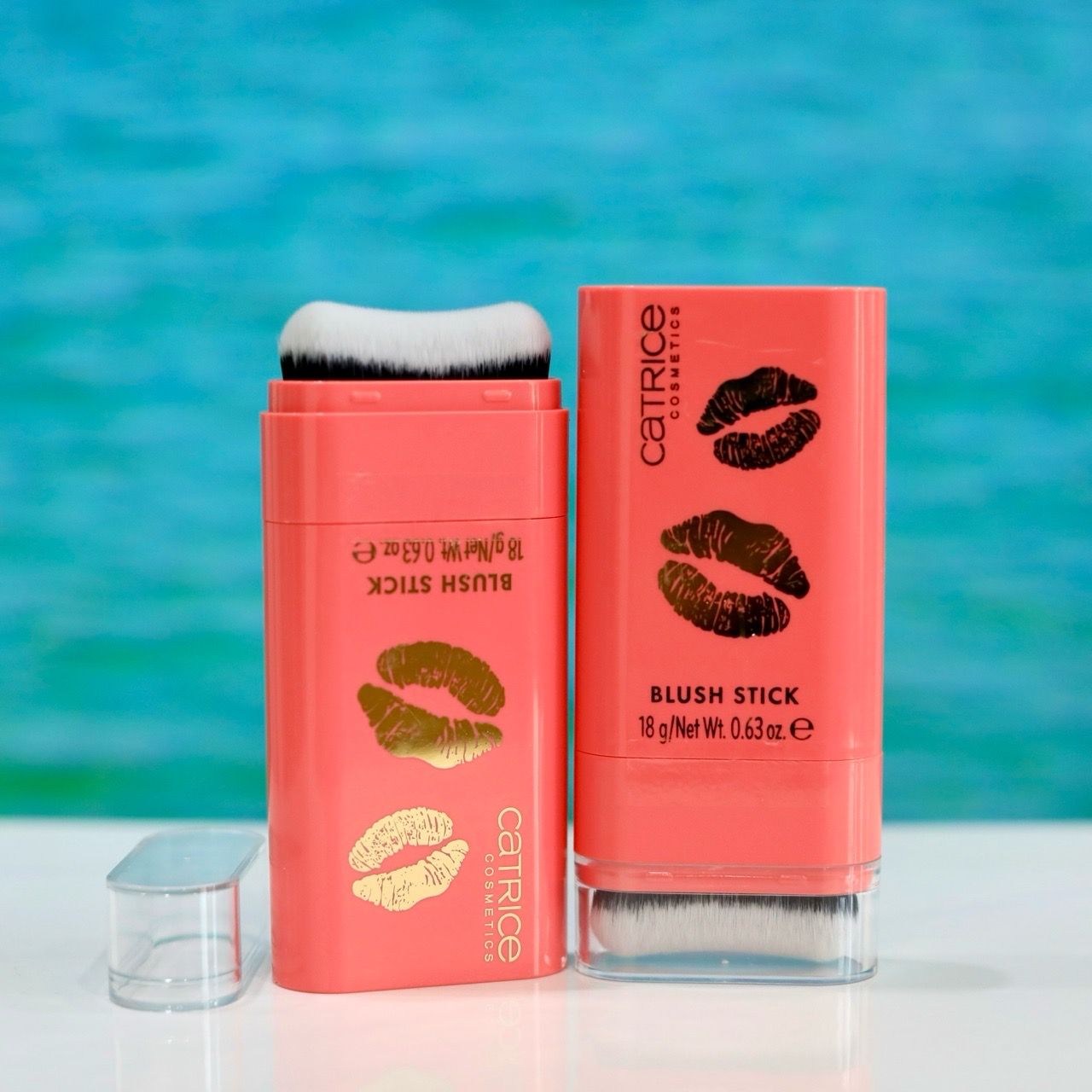  Phấn má dạng thỏi Catrice Blush Stick Kiss & Glow C01 Cheeky Flirt – Tông hồng đào tự nhiên, dễ tán 